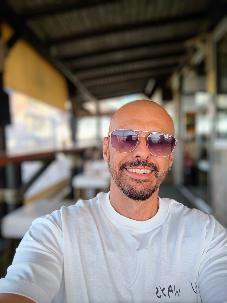 Cyril Gana, Tech Coach. Quien soy... Resumen y Bienvenida en español, Français y English