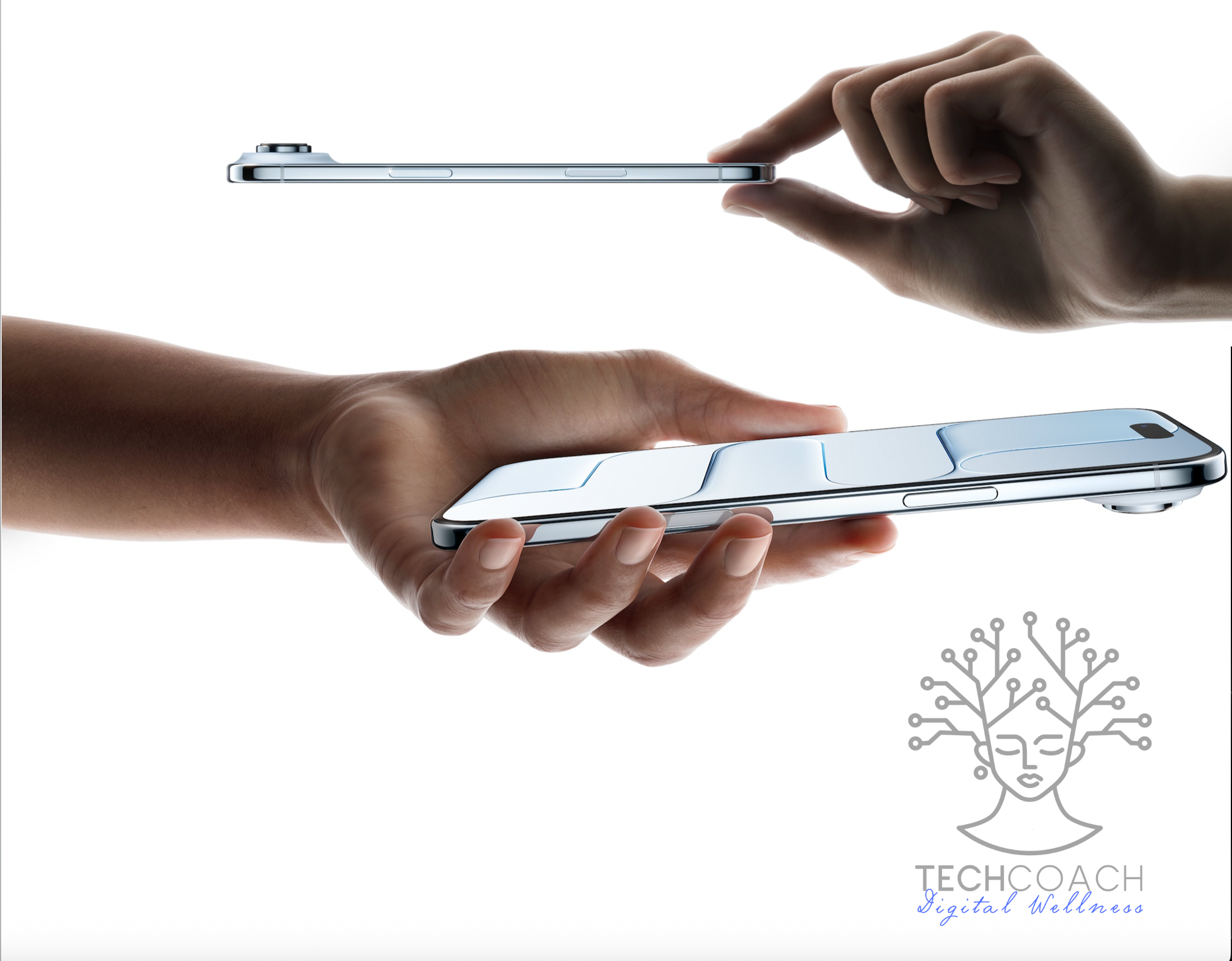 Dos manos sujetando el nuevo iPhone 17 Air, el modelo más fino y ligero de Apple, presentado en 2025. Imagen con logo de TechCoach Guru.